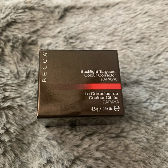 Becca Backlight Targeted Colour Corrector 'Papaya' - Picture 2 of 2